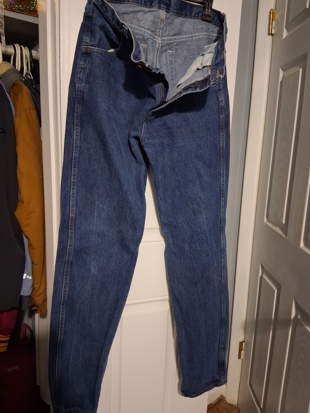Rustler Men's Straight Leg Denim Jeans in Medium Blue